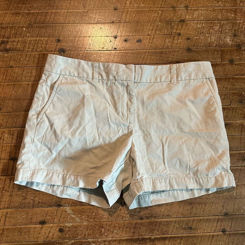 Loft flat front preppy size 6 tan chino vacationcore shorts